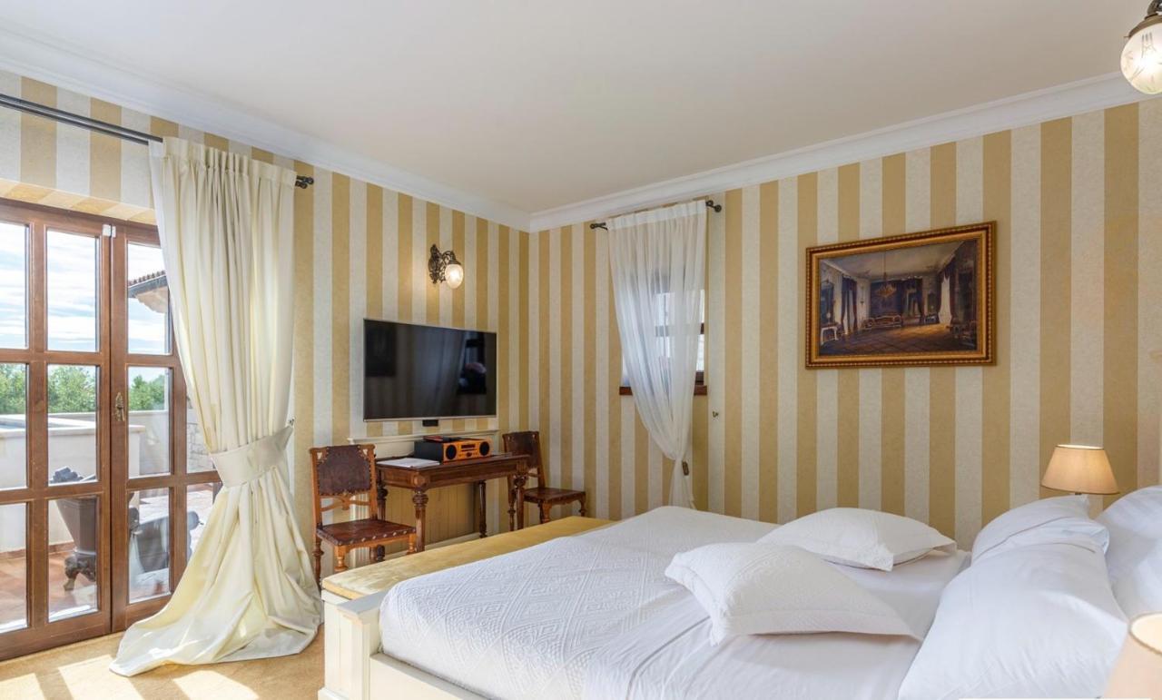 Villa Carolus-Luxurious Istrian Villa Barat  Exterior photo